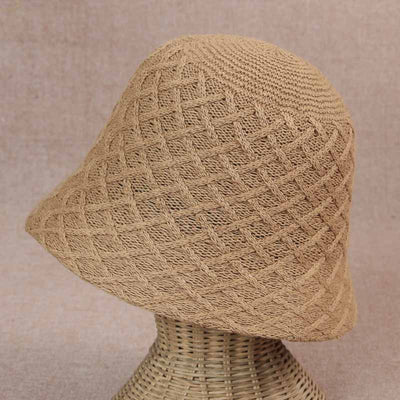 A straw hat keeps your head cool from the sun. Lightweight, breathable, feels soft and flexible when wearing.หมวกสานช่วยให้ศีรษะของคุณเย็นจากแสงแดด น้ำหนักเบาระบายอากาศได้ดีให้ความรู้สึกนุ่มและยืดหยุ่นเมื่อสวมใส่ 