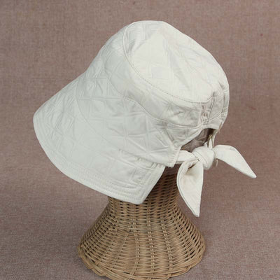 Popular bucket hats They are designed to keep our heads warm in cold weather. It's an accessory that you should have in your wardrobe this winter. Affordable priceหมวกทรงบัคเก็ตยอดนิยม โดยถูกออกแบบมาเพื่อให้ความอบอุ่นกับหัวของเราในสภาพอากาศหนาวเย็น เป็นเครื่องประดับที่ควรมีในต้เสื้อผ้าช่วงฤดูหนาวนี้ ราคาสบายกระเป๋า
