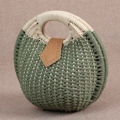 Round weave bag, chic design, elegant with handles made of wood. This model is very cute for going out to work or traveling in different places.กระเป๋าสานทรงกลม ดีไซน์สุดเก๋ หรูหราไปด้วยหูกระเป๋าที่ทำจากไม้ รุ่นนี้น่ารักมากๆค่า สำหรับออกงาน หรือไปเที่ยวในสถานที่ต่างๆ
