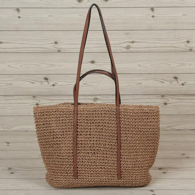 This crossbody bag is meticulously woven and features a premium leather shoulder strap for a luxurious and vintage feel. This bag is your trusted companion, offering both style and functionality. Embrace versatility and make your holiday truly memorable.กระเป๋าสะพายข้างใบนี้ถักทออย่างพิถีพิถัน สายสะพายไหล่ทำจากหนังระดับพรีเมียม ให้ความรู้สึกหรูหราและวินเทจ กระเป๋าใบนี้คือเพื่อนคู่ใจที่คุณไว้วางใจ พร้อมนำเสนอทั้งสไตล์และการใช้งาน โอบรับความอเนกประสงค์และทำให้วันหยุดของคุณน่าจดจำอย่างแท้จริง