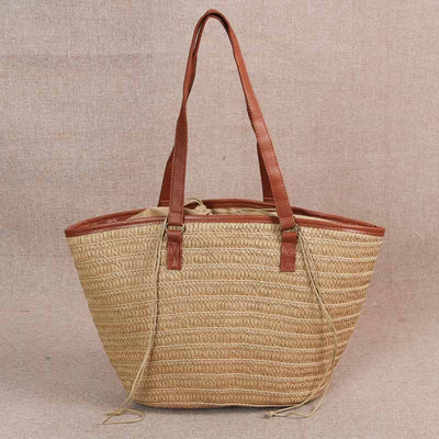 large woven bag Well made and durable This bag offers plenty of storage or gift a quality beach bag as a keepsake for your shoulder.กระเป๋าสานใบใหญ่ ผลิตมาอย่างดีและทนทาน กระเป๋าใบนี้ช่วยให้ใส่ของได้มากมายหรือมอบเป็นของขวัญกระเป๋าชายหาดคุณภาพดีเพื่อเป็นที่ระลึกสำหรับสะพายไหล่ 